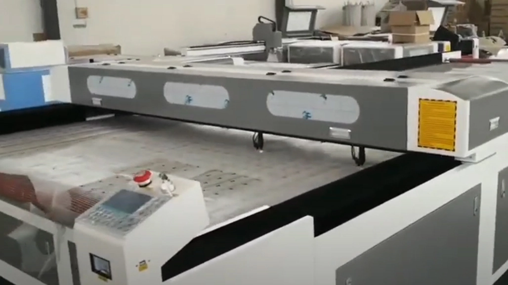 Auto Feeding Laser Cutter for Textile Industry