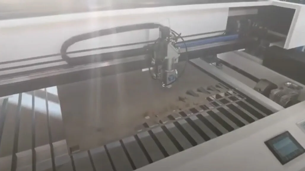 CO2 Metal & Nonmetal Laser Cutter